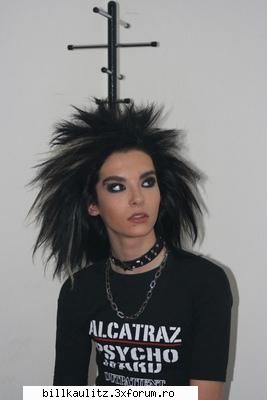 poze with bill dai browse iti apara mai multe fishiere. intri unde pozele, iti alegi una, dai open