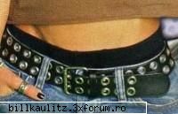 aici poze cu dragutzul de bill!!!!!! - uitati sh voi ce sexy e poza asta - Bill